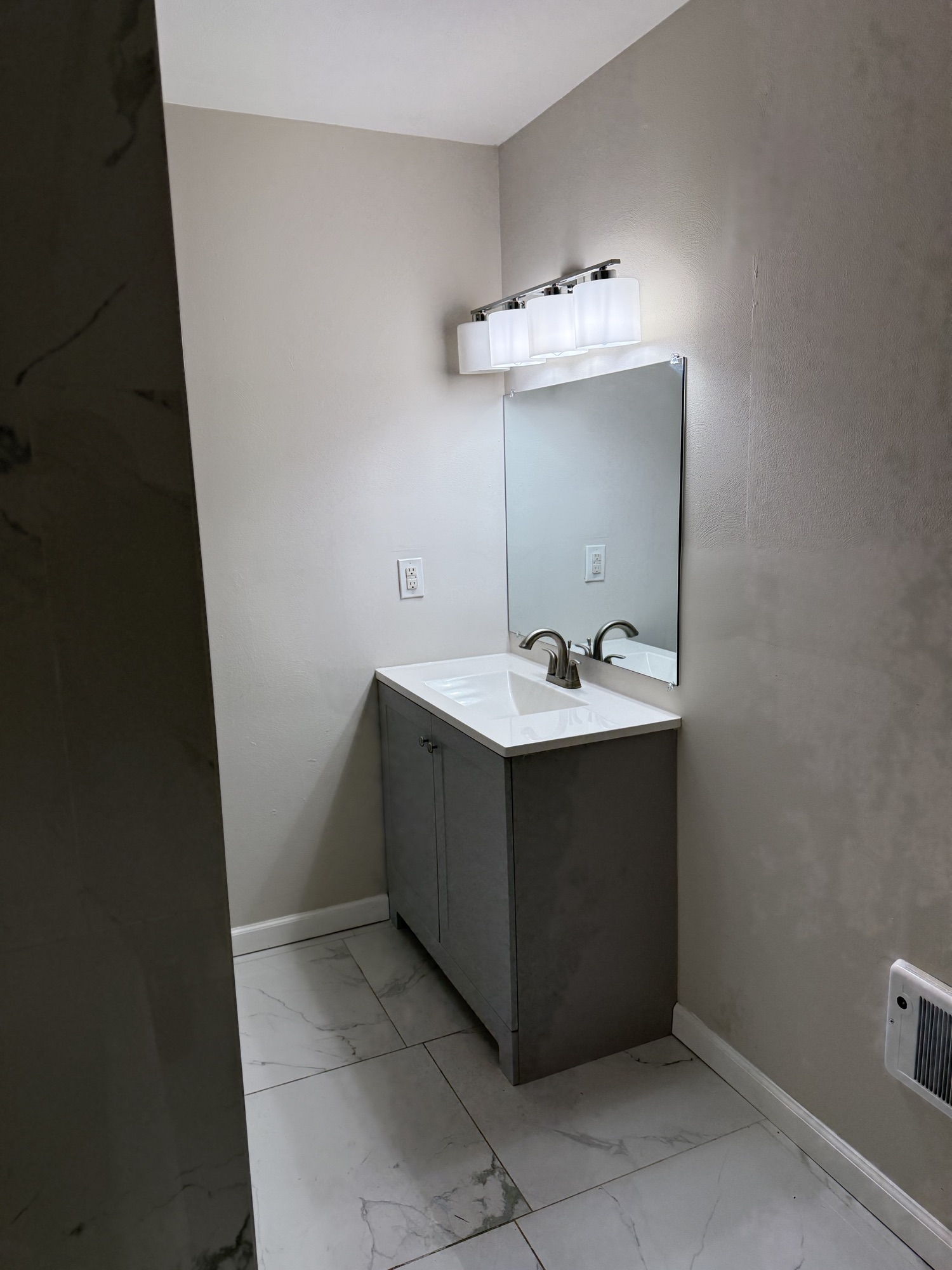 1 Bedroom at 305 N. Robinson Circle