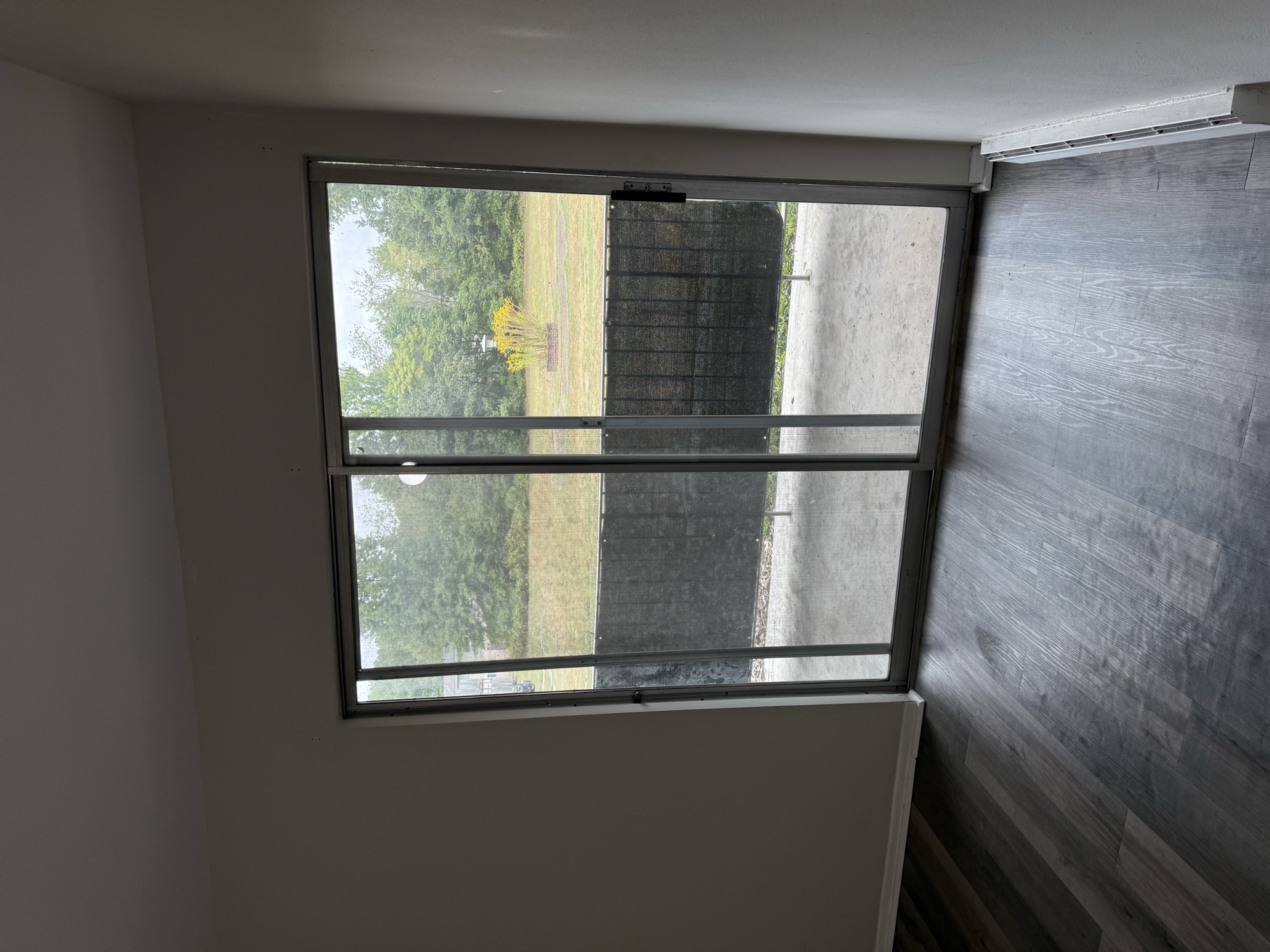 1 Bedroom at 305 N. Robinson Circle
