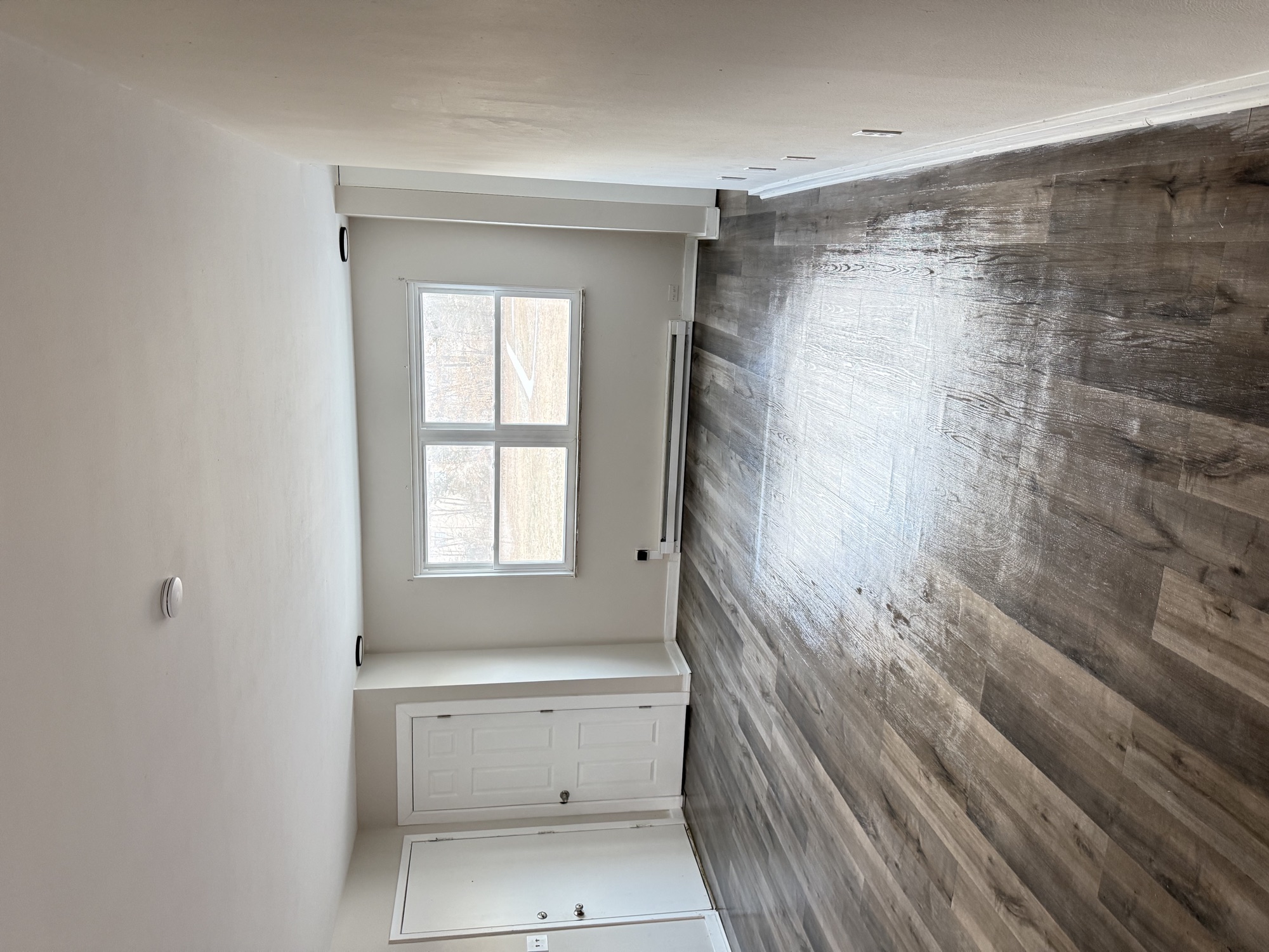 2 Bedroom at 305 N. Robinson Circle