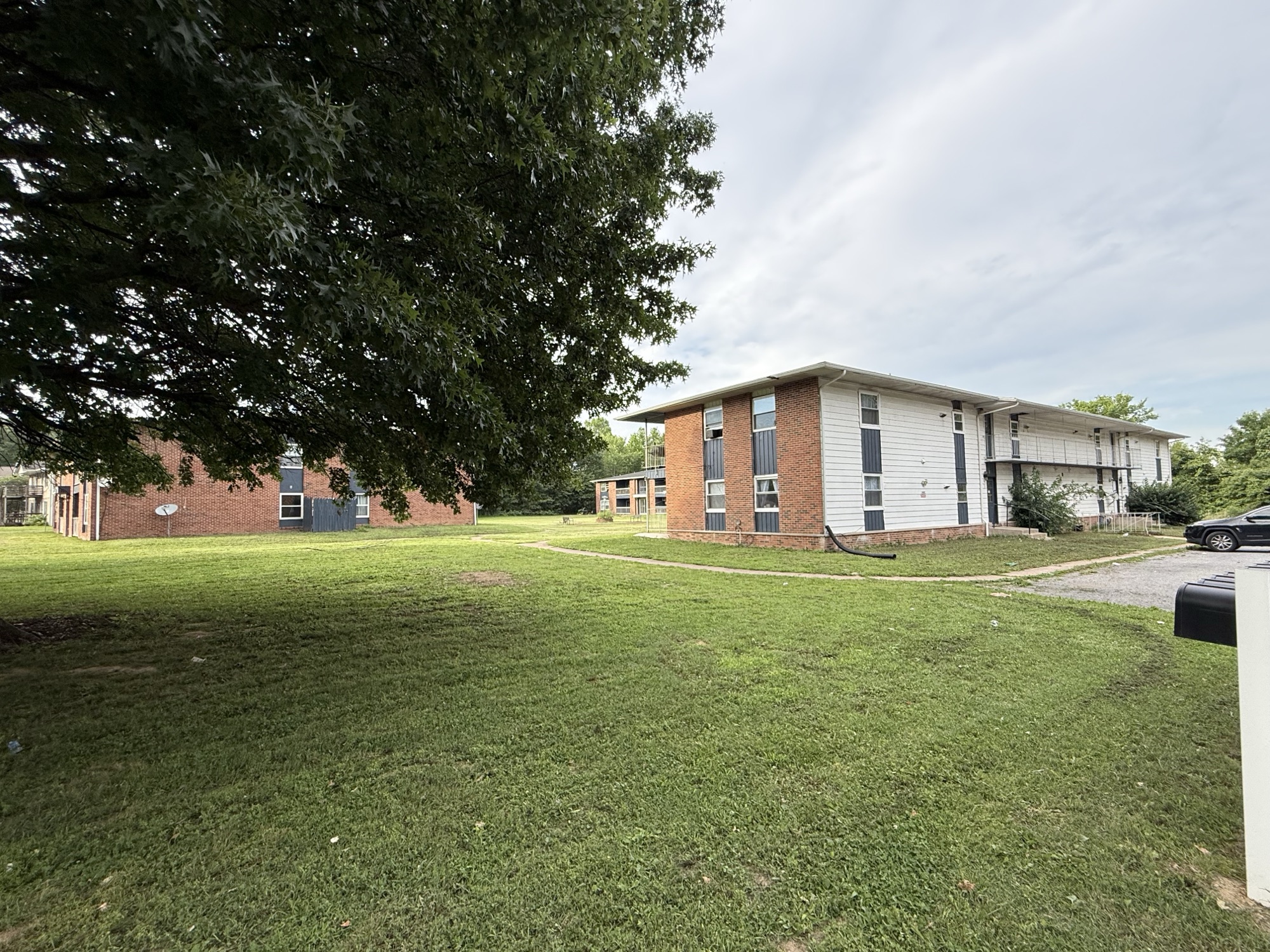 1 Bedroom at 305 N. Robinson Circle